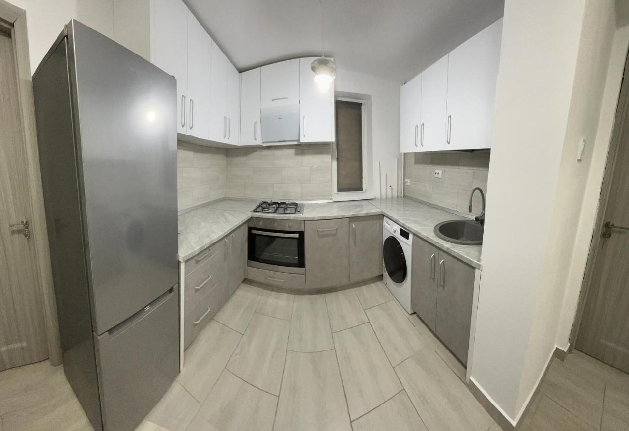 Home Sweet Home Apartment With 3 Rooms Buzau Exterior foto