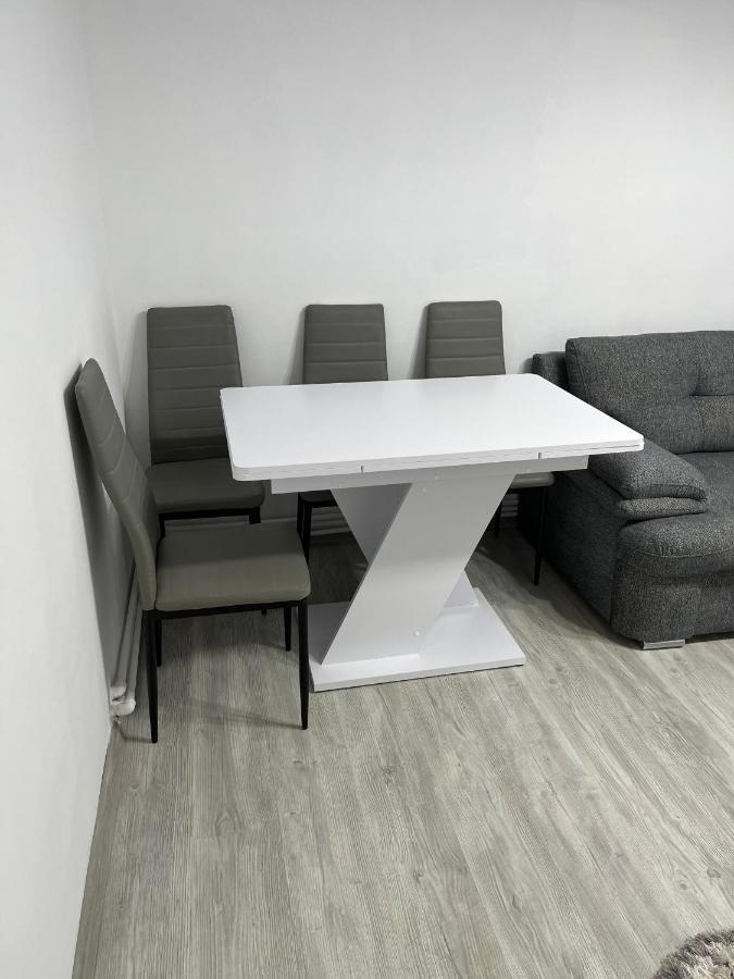 Home Sweet Home Apartment With 3 Rooms Buzau Exterior foto