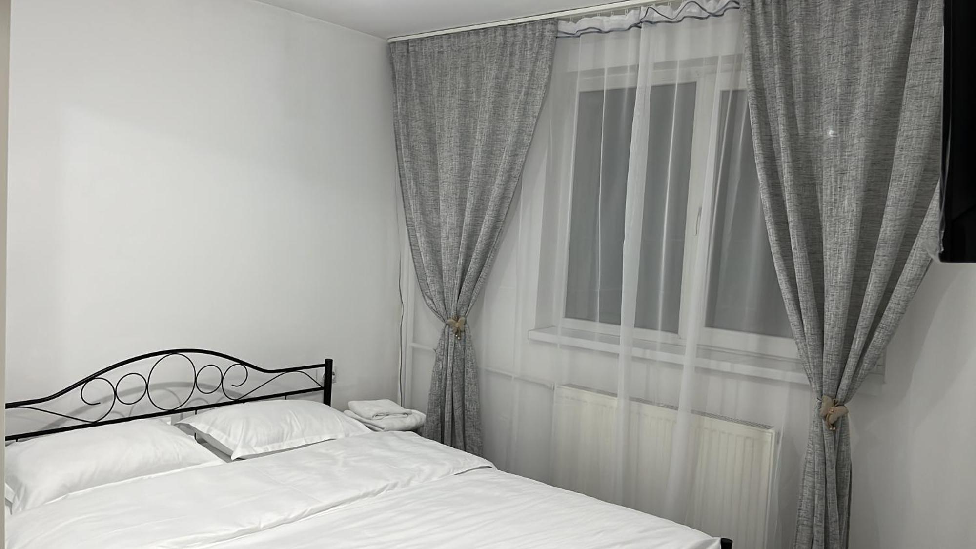 Home Sweet Home Apartment With 3 Rooms Buzau Exterior foto